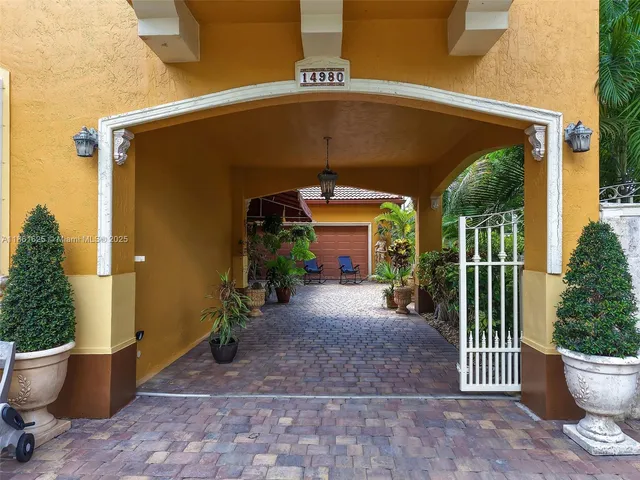 $1,050,000 | 14980 Southwest 15th Lane, Miami, FL 33185