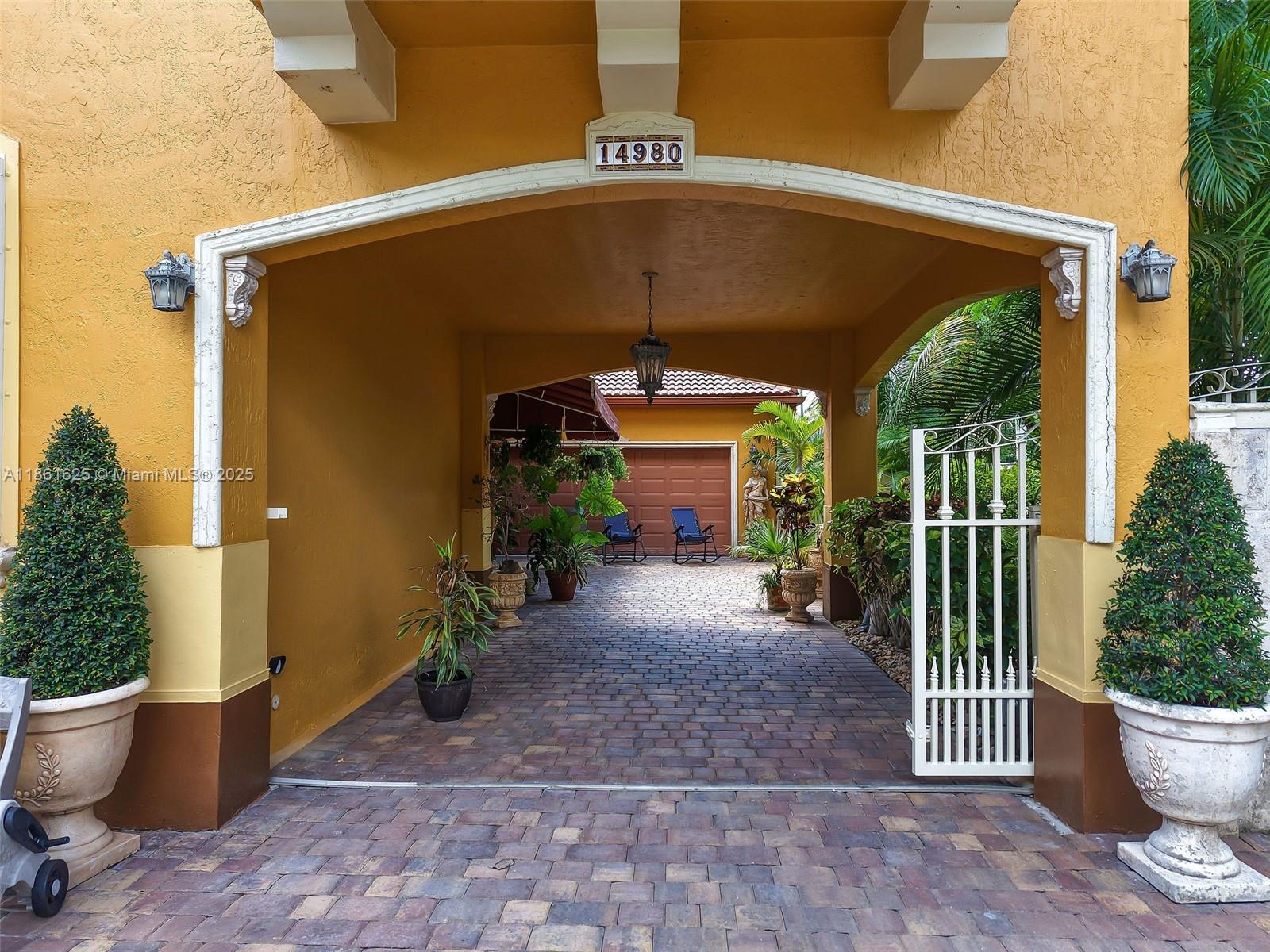 14980 Southwest 15th Lane Miami, FL 33185 - Photo 22 of 28