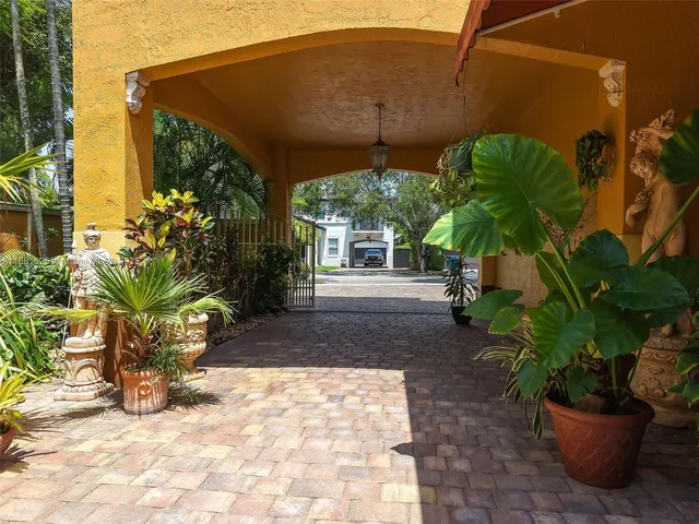 $1,050,000 | 14980 Southwest 15th Lane, Miami, FL 33185