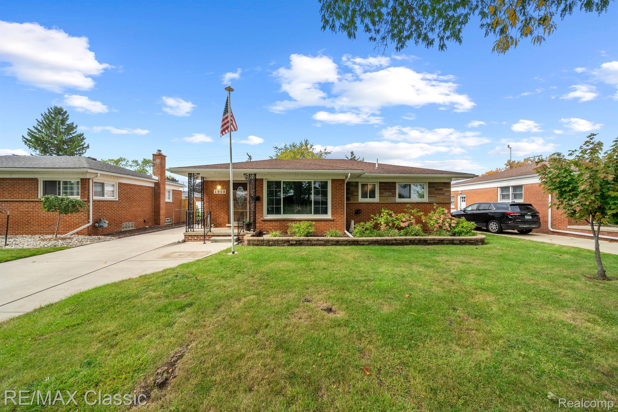 1908 Grange Road Trenton, MI 48183 - Photo 1 of 38 Gallery Image 1