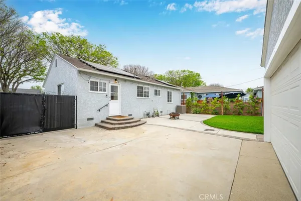 $1,010,000 | 3861 Hackett Avenue, Long Beach, CA 90808