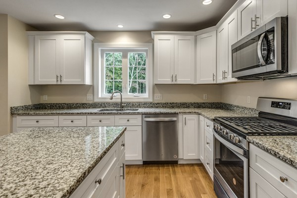 313 Maple Street Danvers, MA 01923 - Photo 8 of 26 Gallery Image 8