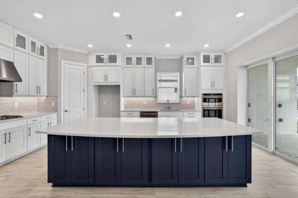 15246 Contenta Loop Bradenton, FL 34211 - Photo 3 of 64