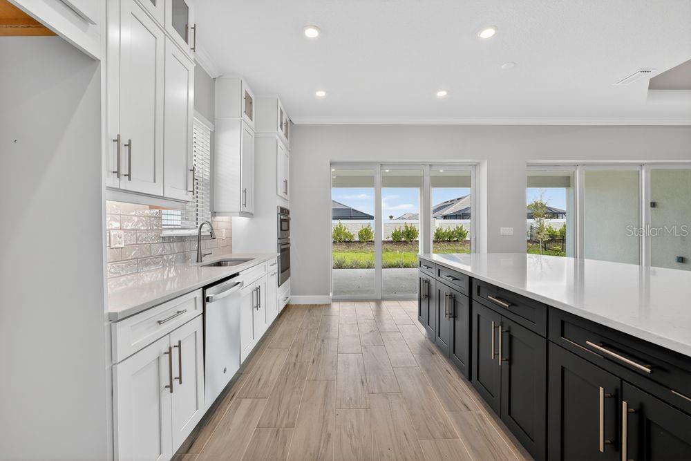 15246 Contenta Loop Bradenton, FL 34211 - Photo 8 of 64