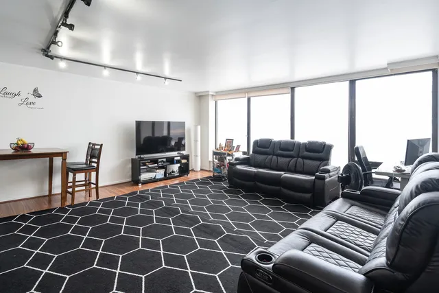 $219,900 | 5445 North Sheridan Road, Unit 3210, Chicago, IL 60640