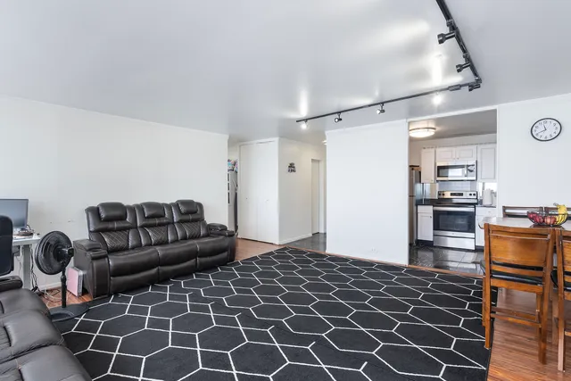 $219,900 | 5445 North Sheridan Road, Unit 3210, Chicago, IL 60640