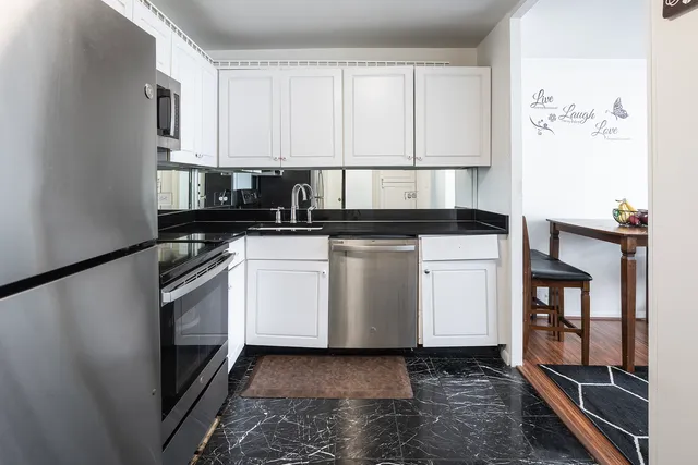 $219,900 | 5445 North Sheridan Road, Unit 3210, Chicago, IL 60640