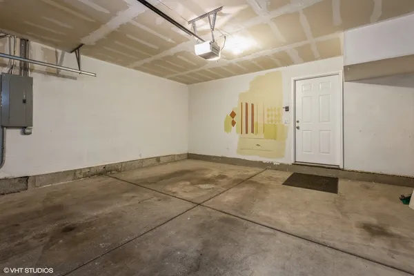 $3,400 | 3238 North Kilbourn Avenue, Unit 14, Chicago, IL 60641