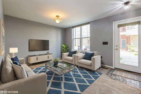 $3,400 | 3238 North Kilbourn Avenue, Unit 14, Chicago, IL 60641