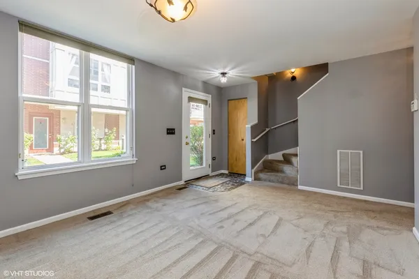 $3,400 | 3238 North Kilbourn Avenue, Unit 14, Chicago, IL 60641