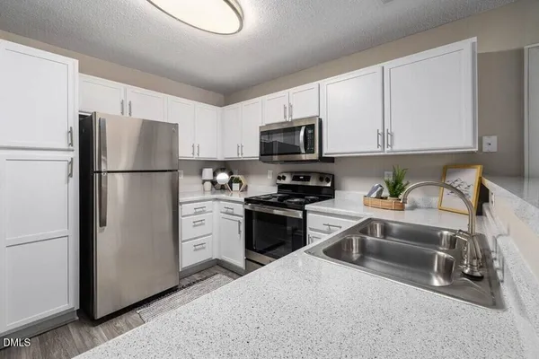 $1,200 | 215 William Penn Plaza, Unit 1BR, Durham, NC 27704