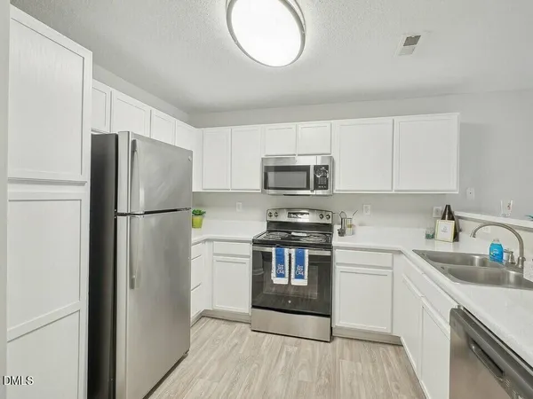 $1,200 | 215 William Penn Plaza, Unit 1BR, Durham, NC 27704