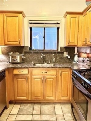 74 Newhall Street, Unit 3 Lynn, MA 01902 - Photo 2 of 9