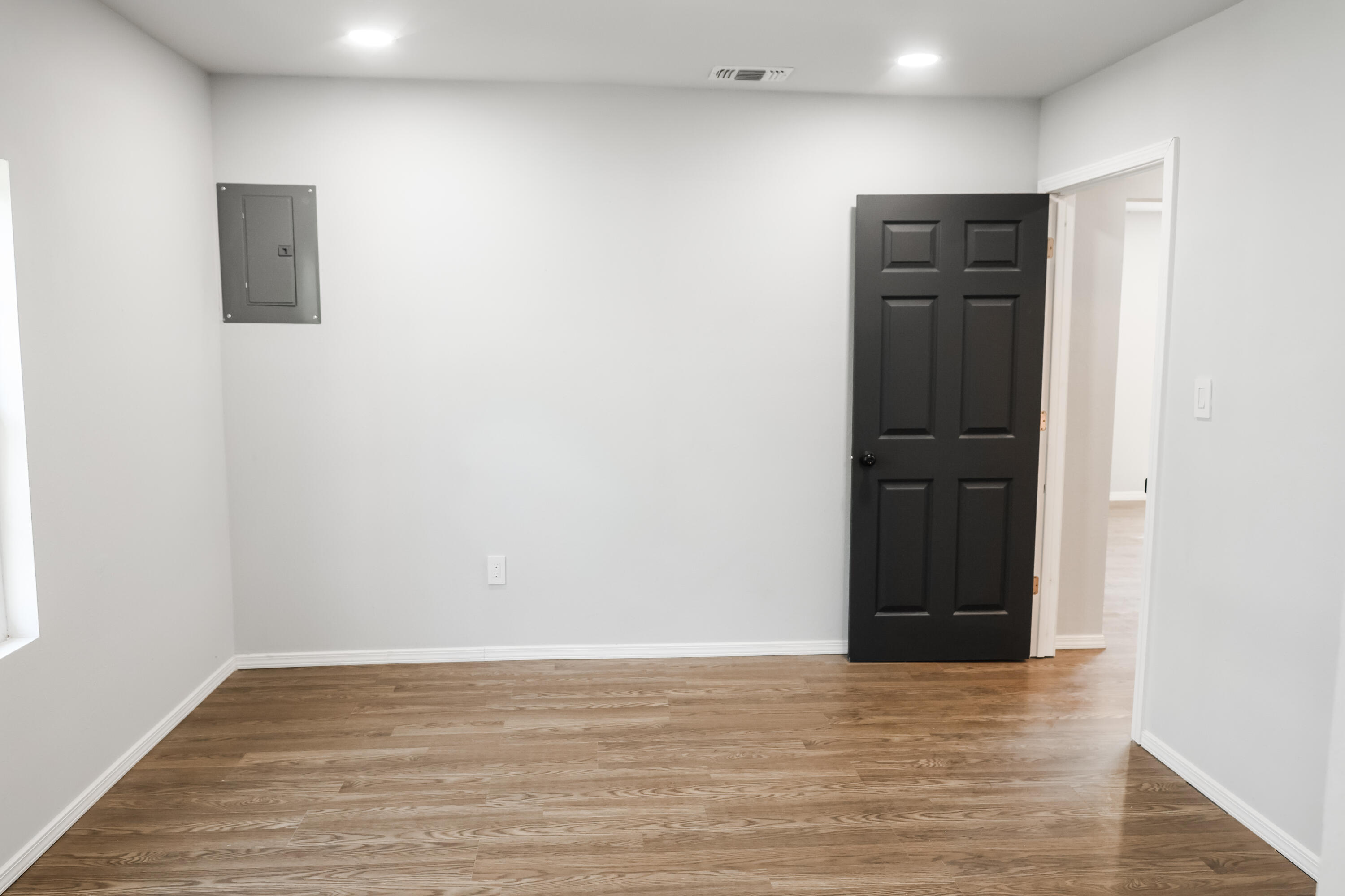 112 Southwest 8th Plainview, TX 79072 - Photo 18 of 24 a view of empty room