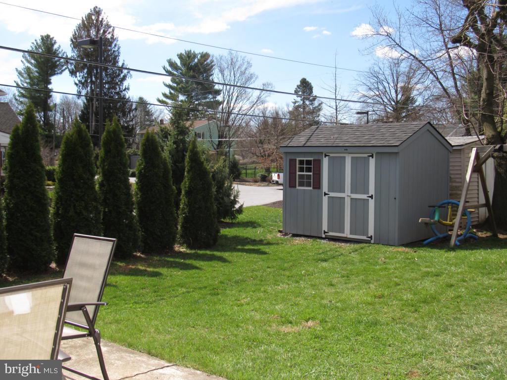 407 West Marion Street Lititz, PA 17543 - Photo 2 of 19