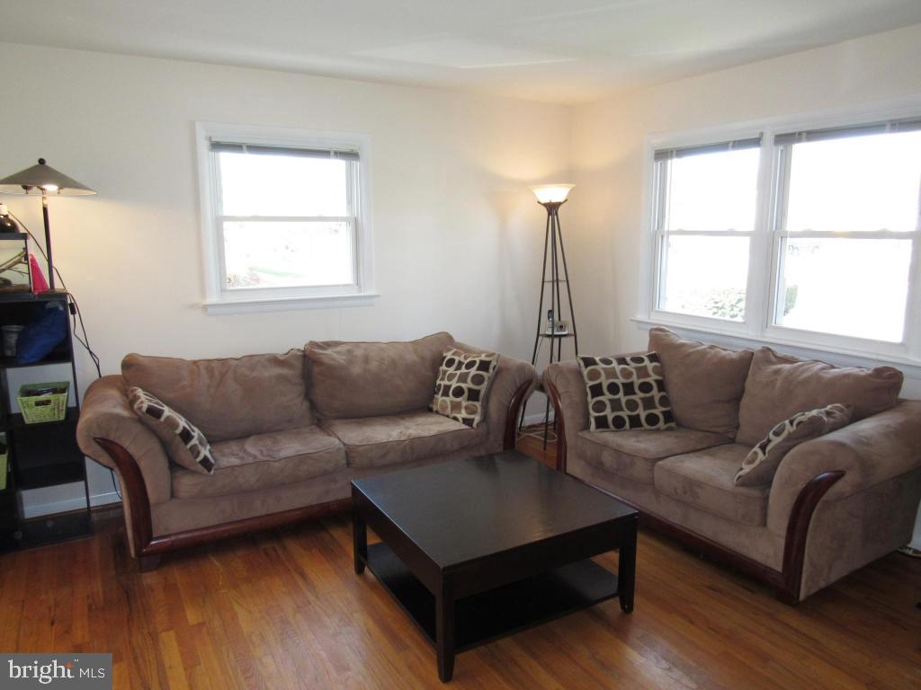 407 West Marion Street Lititz, PA 17543 - Photo 3 of 19