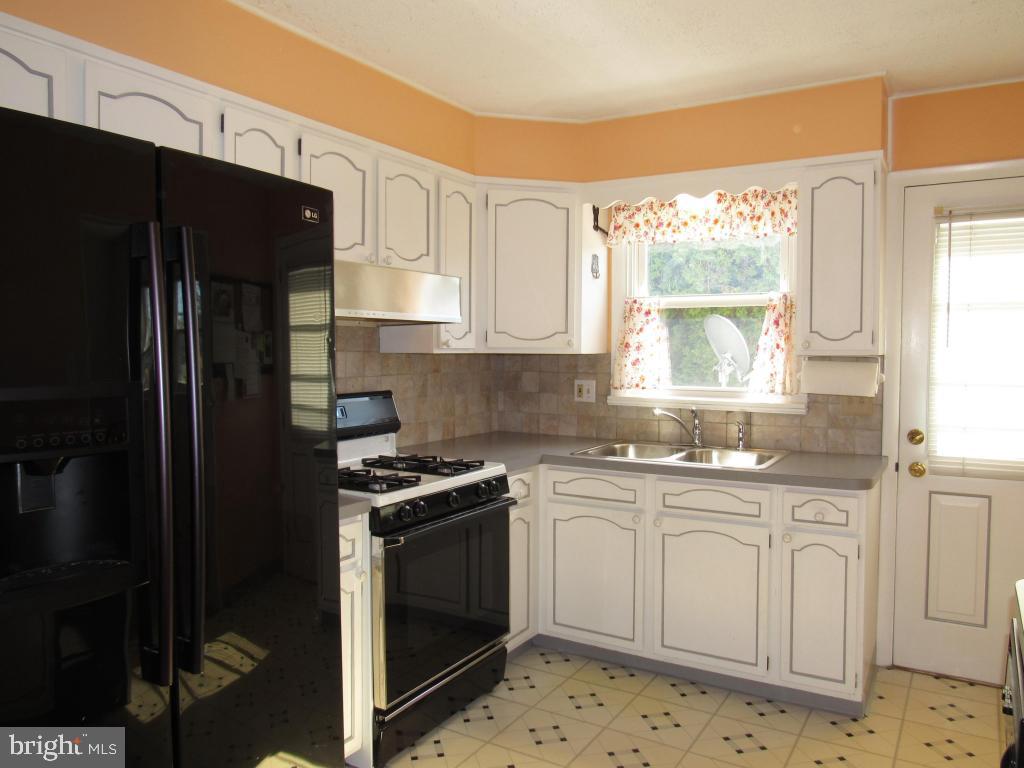 407 West Marion Street Lititz, PA 17543 - Photo 6 of 19