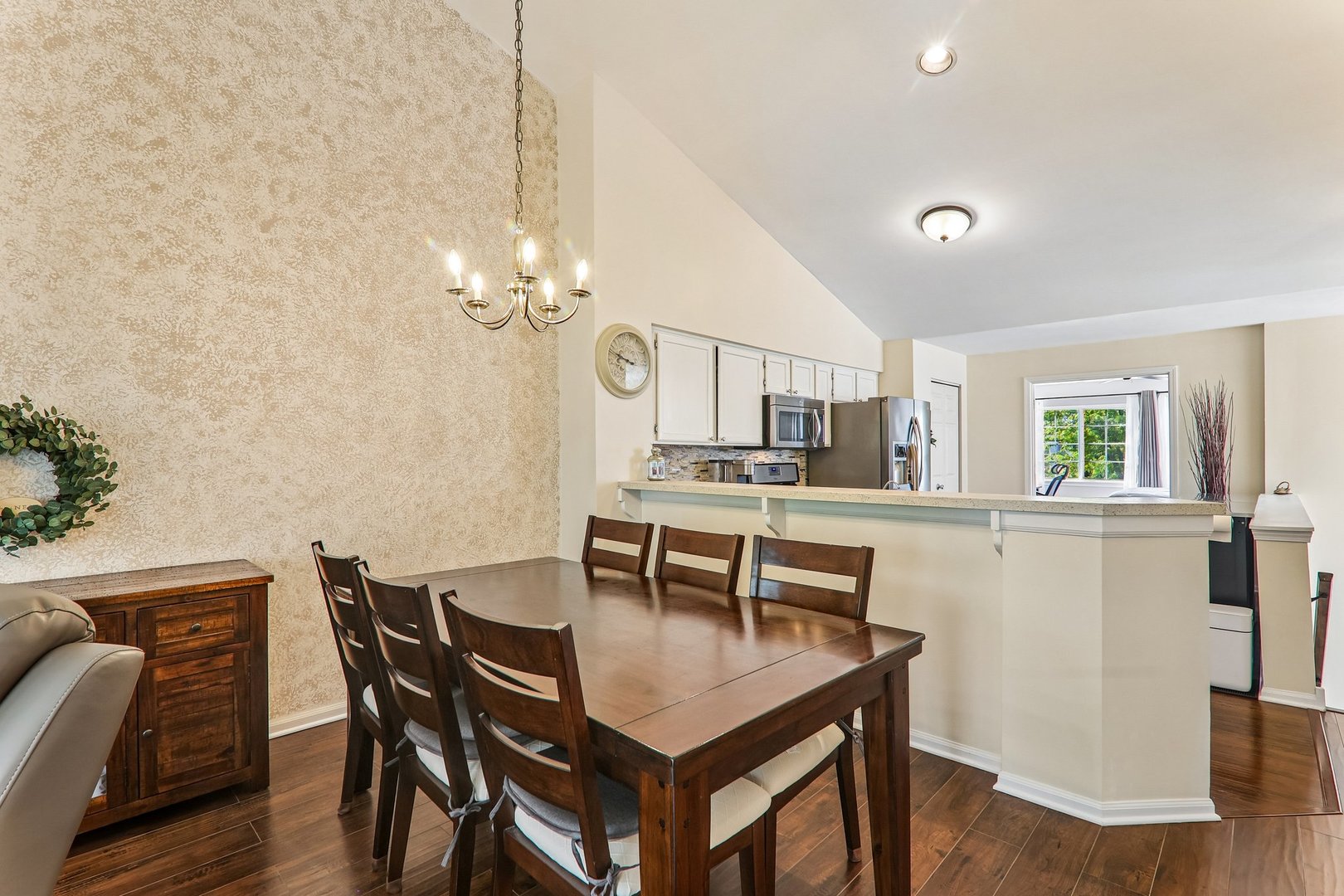 1064 Ripple Ridge Darien, IL 60561 - Photo 5 of 16 a dining room with furniture and window