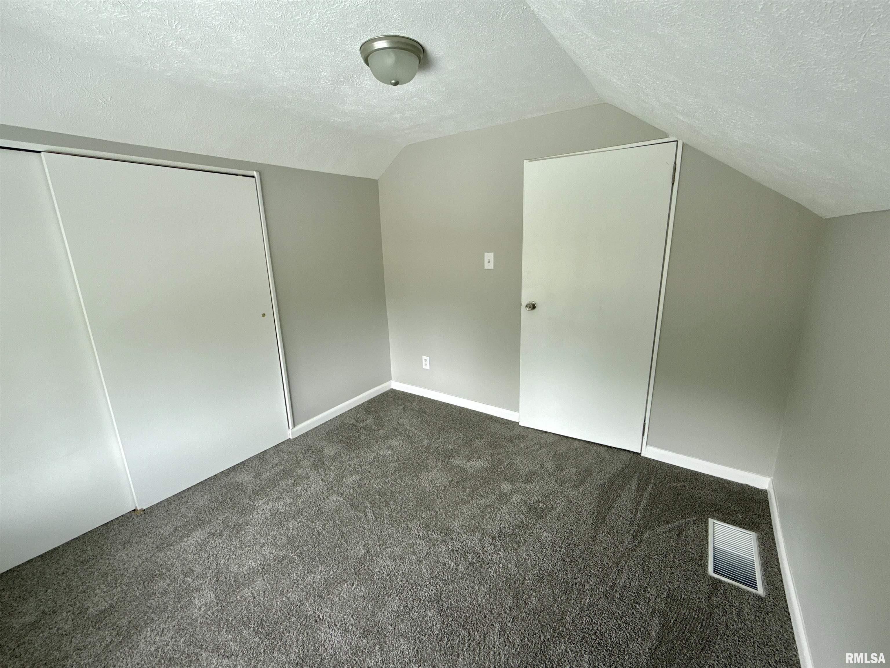 2015 North 19th Street Springfield, IL 62702 - Photo 13 of 15 Gallery Image 13