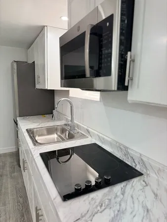 $1,800 | 244 Wilbur Street, Unit 3, Fall River, MA 02724