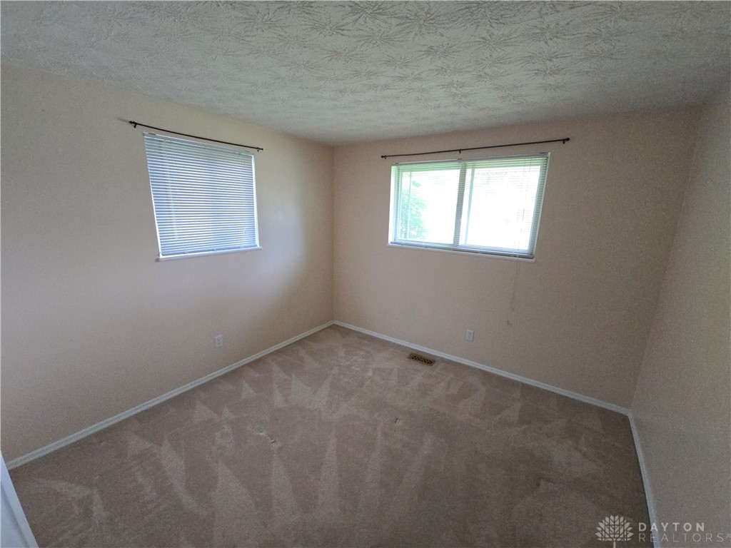 7007 Highbury Road Huber Heights, OH 45424 - Photo 8 of 11