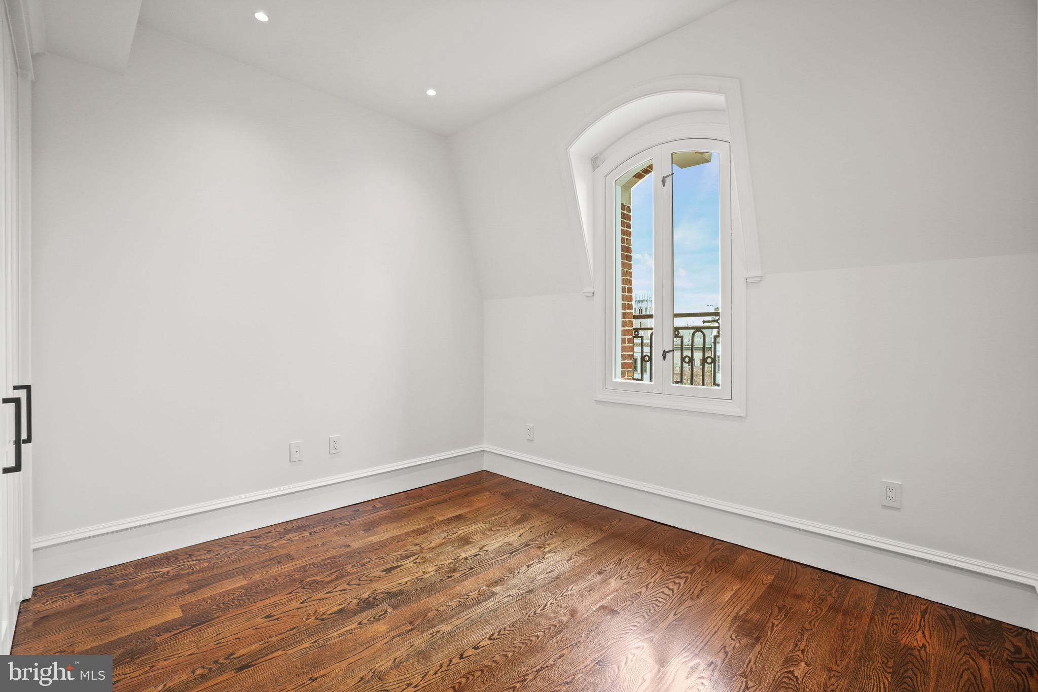 2211 Massachusetts Avenue Northwest Washington, DC 20008 - Photo 53 of 94 Bedroom 4 - Level 3