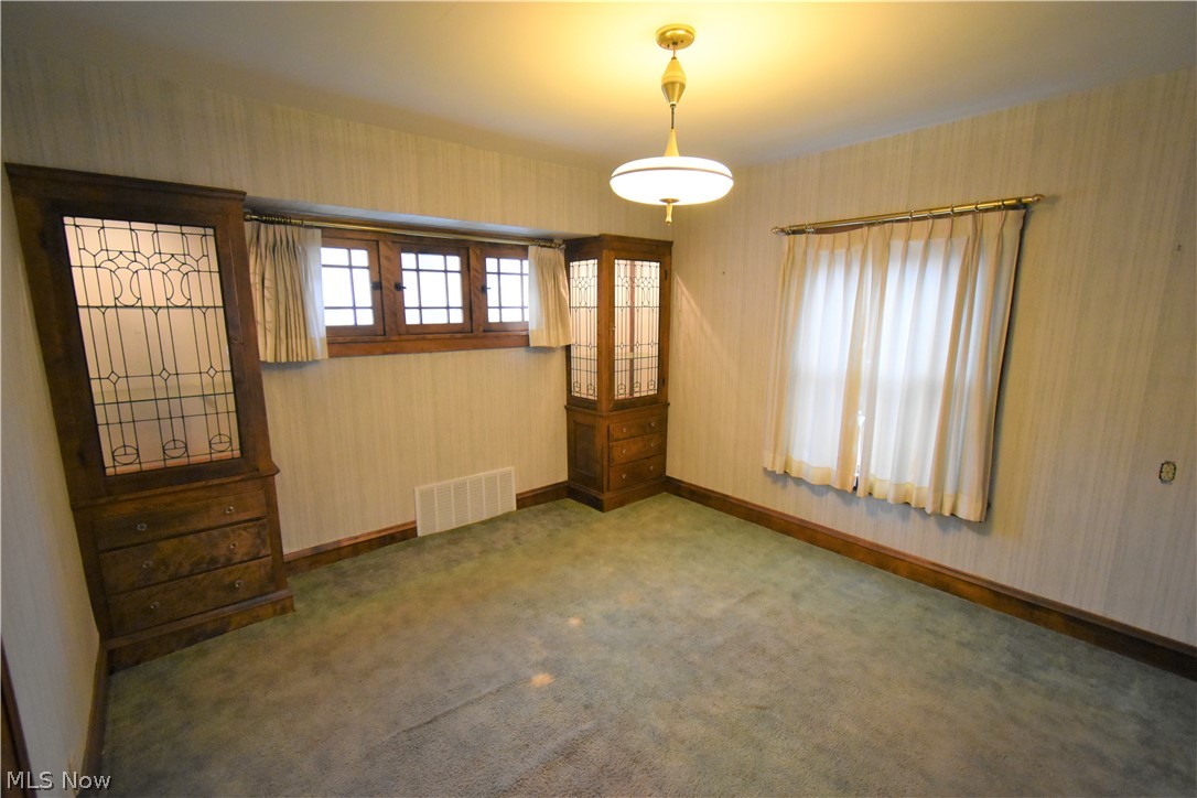 3915 Riveredge Road Cleveland, OH 44111 - Photo 8 of 35 Gallery Image 8