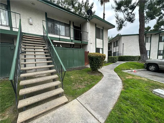 $1,950 | 1735 East Washington Street, Colton, CA 92324