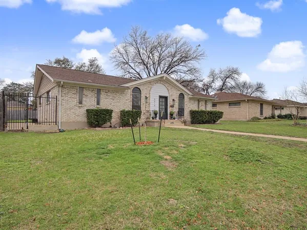 $2,800 | 5019 Blanchard Drive, Dallas, TX 75227