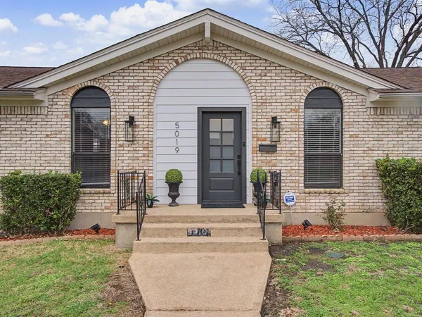 $2,800 | 5019 Blanchard Drive, Dallas, TX 75227