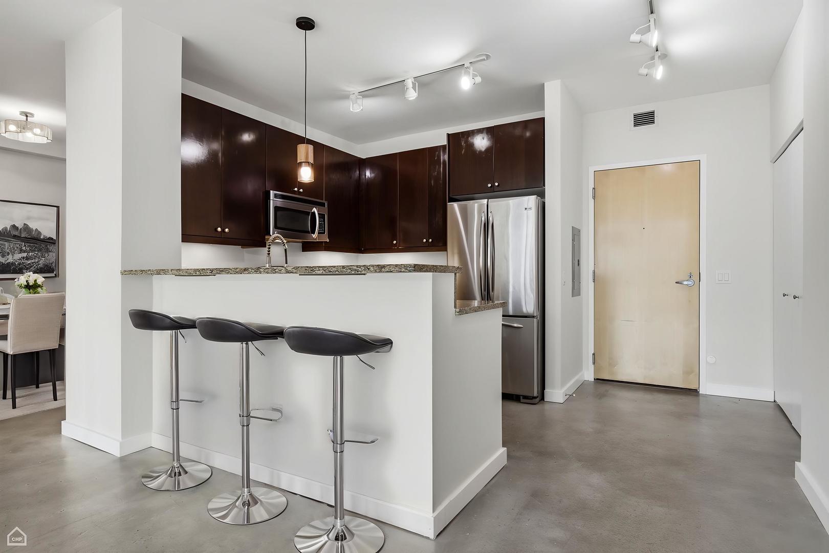 123 South Green Street, Unit 704B Chicago, IL 60607 - Photo 11 of 25