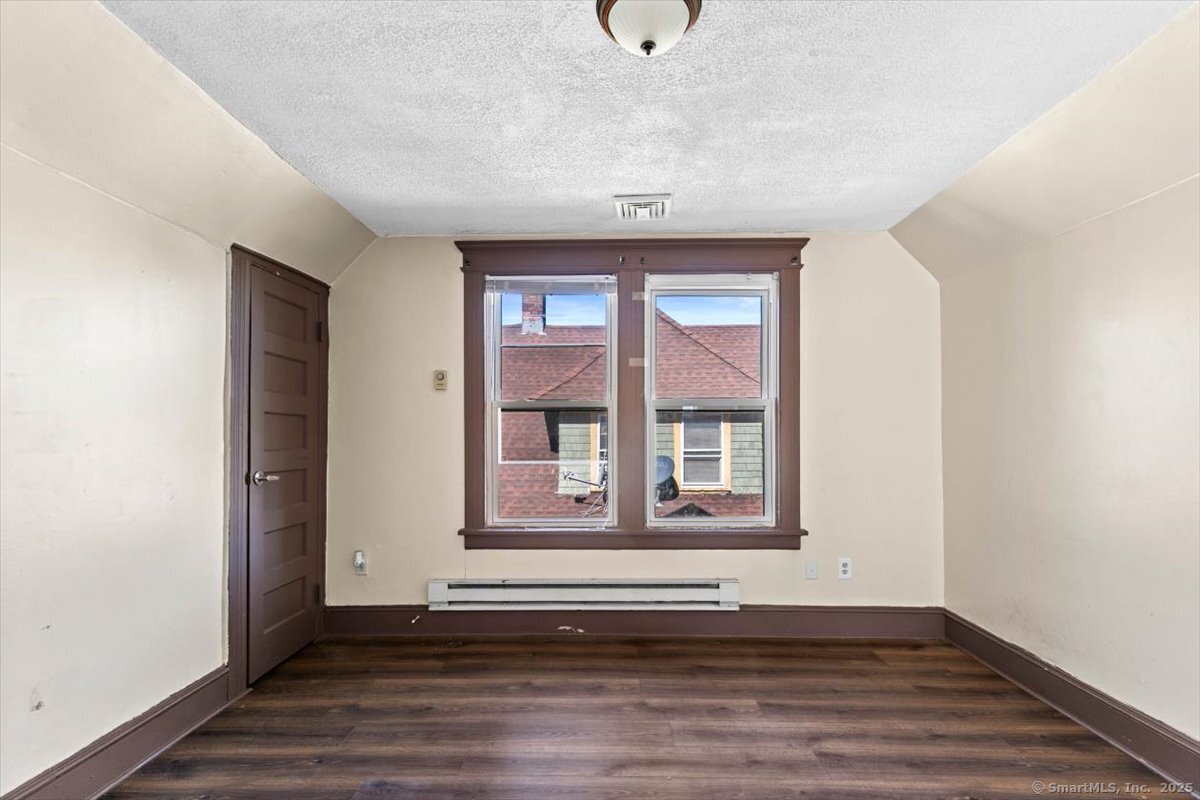 737 Laurel Avenue, Unit 3 Bridgeport, CT 06604 - Photo 11 of 22