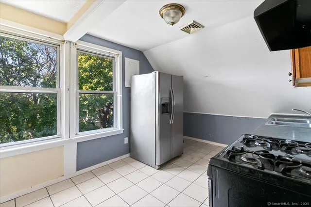 $1,750 | 737 Laurel Avenue, Unit 3, Bridgeport, CT 06604