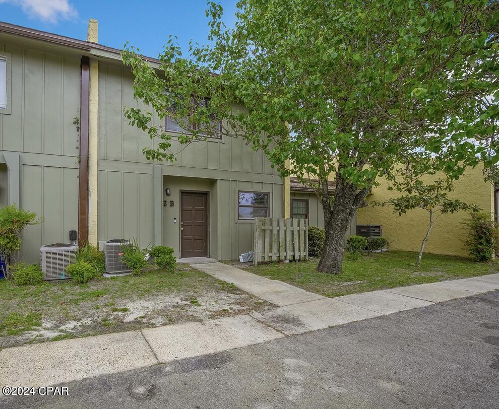 1025 West 19th St Unit 2B  