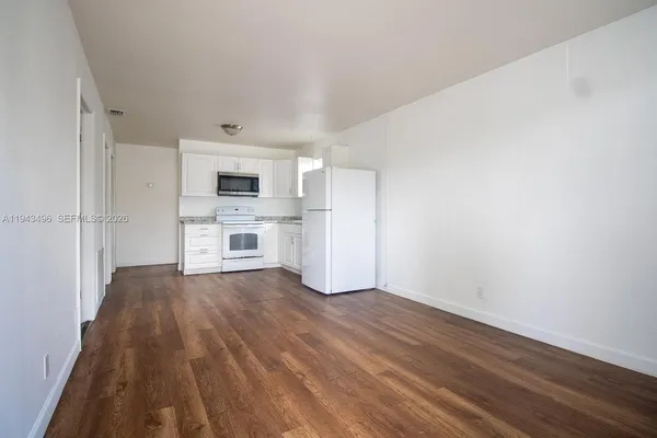 $1,750 | 8690 Sunset Drive, Unit 3, Palm Beach Gardens, FL 33410
