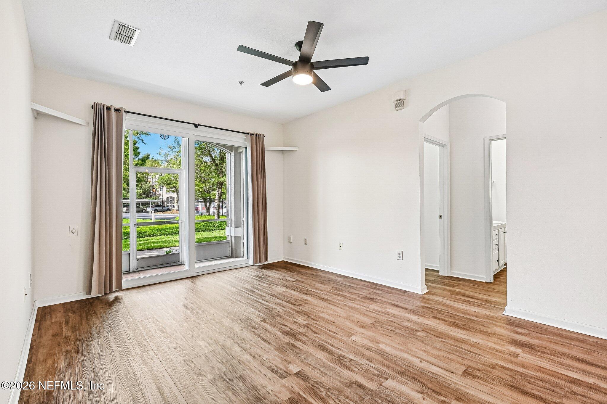 10550 Baymeadows Road, Unit 303 Jacksonville, FL 32256 - Photo 27 of 41 Living Room