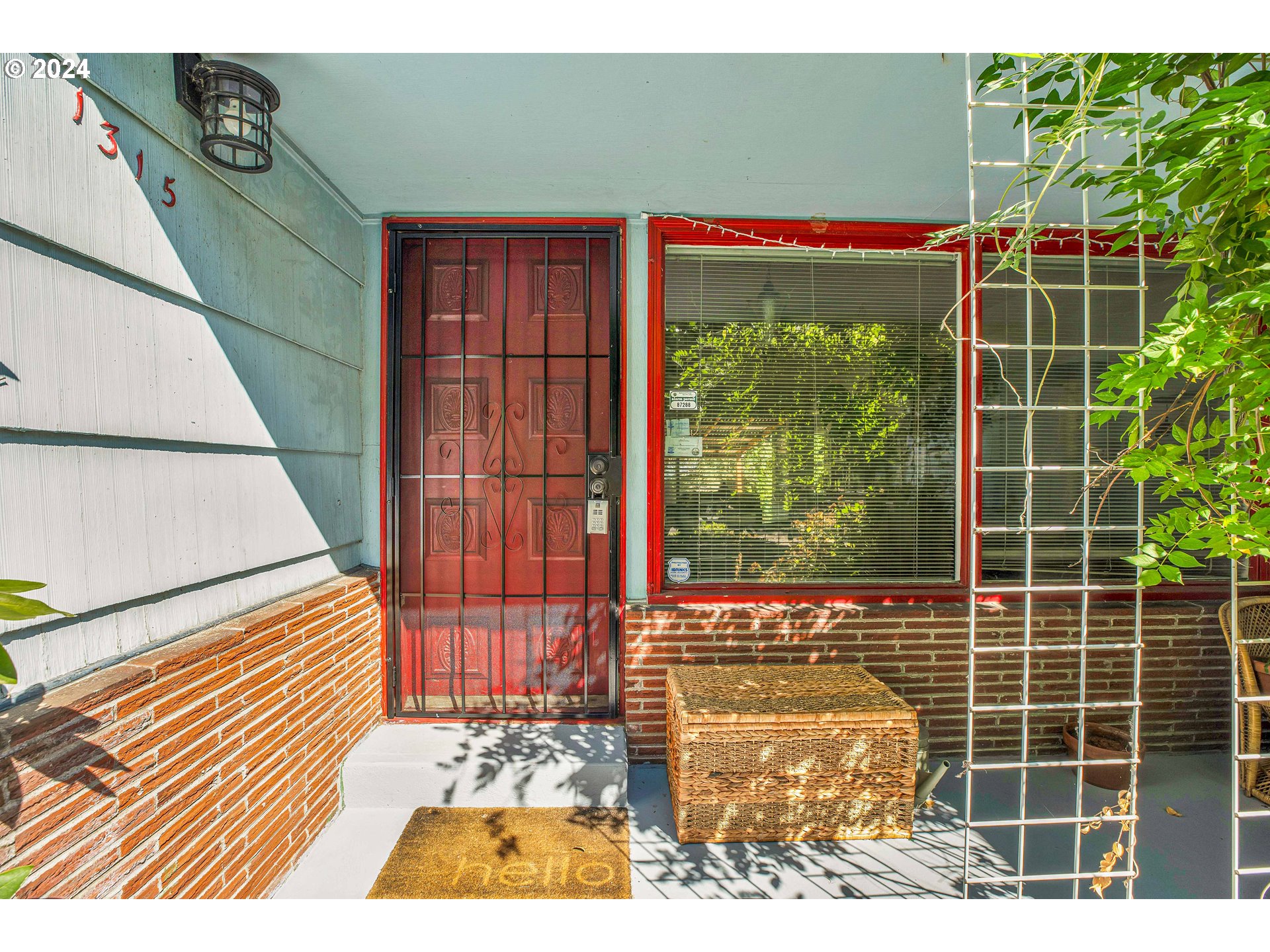 1315 North Russet Street Portland, OR 97217 - Photo 14 of 21 a view of a door and a window