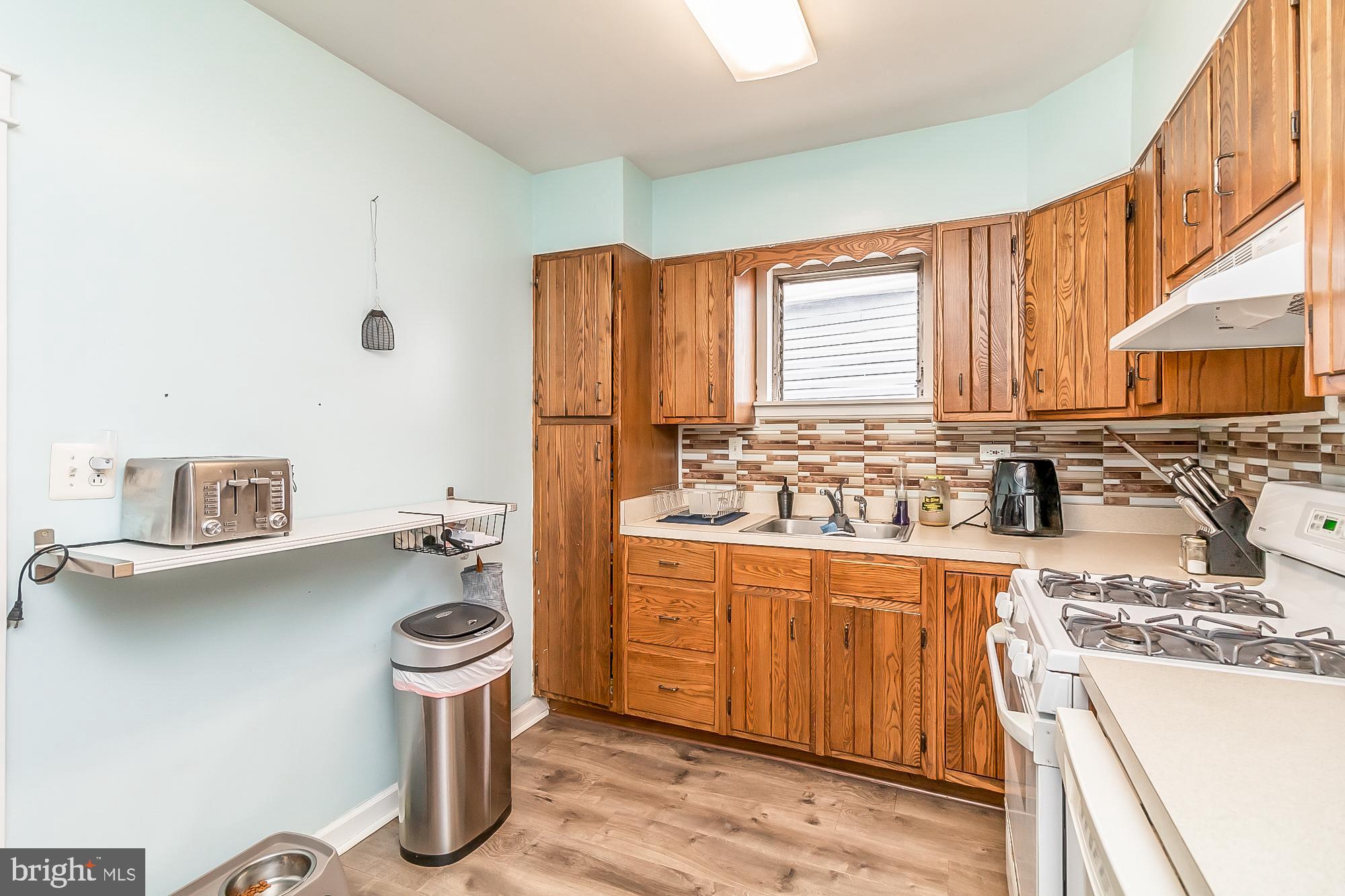 1825 Kinship Road Dundalk, MD 21222 - Photo 11 of 35 Kitchen