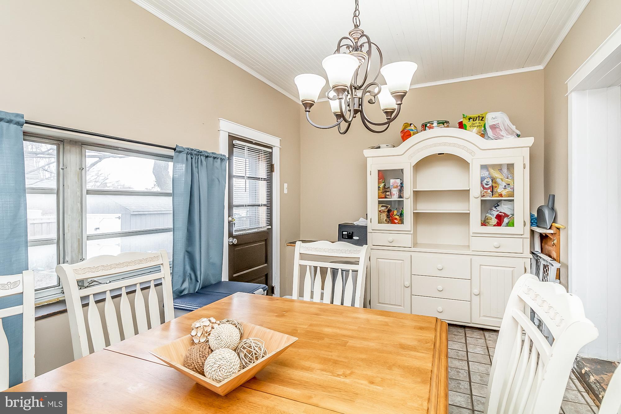 1825 Kinship Road Dundalk, MD 21222 - Photo 15 of 35 Breakfast Room
