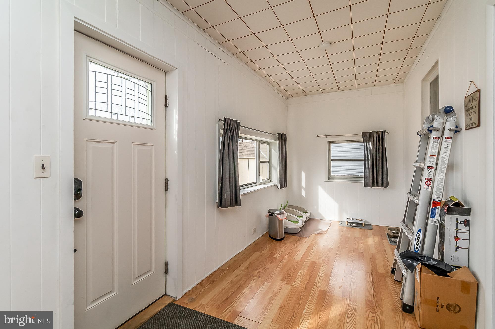 1825 Kinship Road Dundalk, MD 21222 - Photo 5 of 35 Sun Room