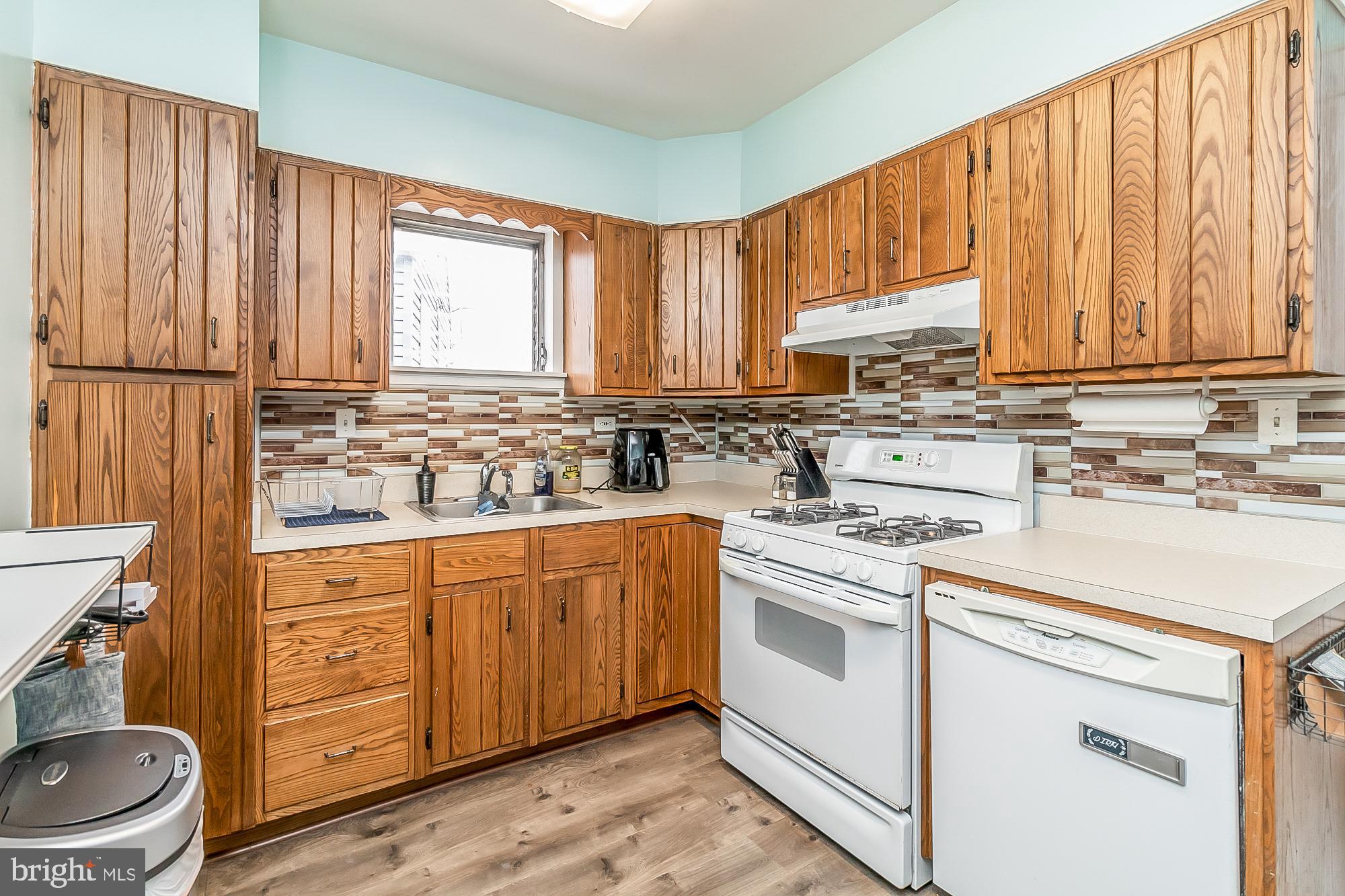 1825 Kinship Road Dundalk, MD 21222 - Photo 10 of 35 Kitchen
