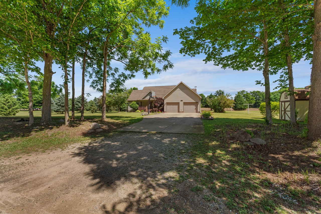 1016 Lukesport Road Quincy, MI 49082 - Photo 8 of 54