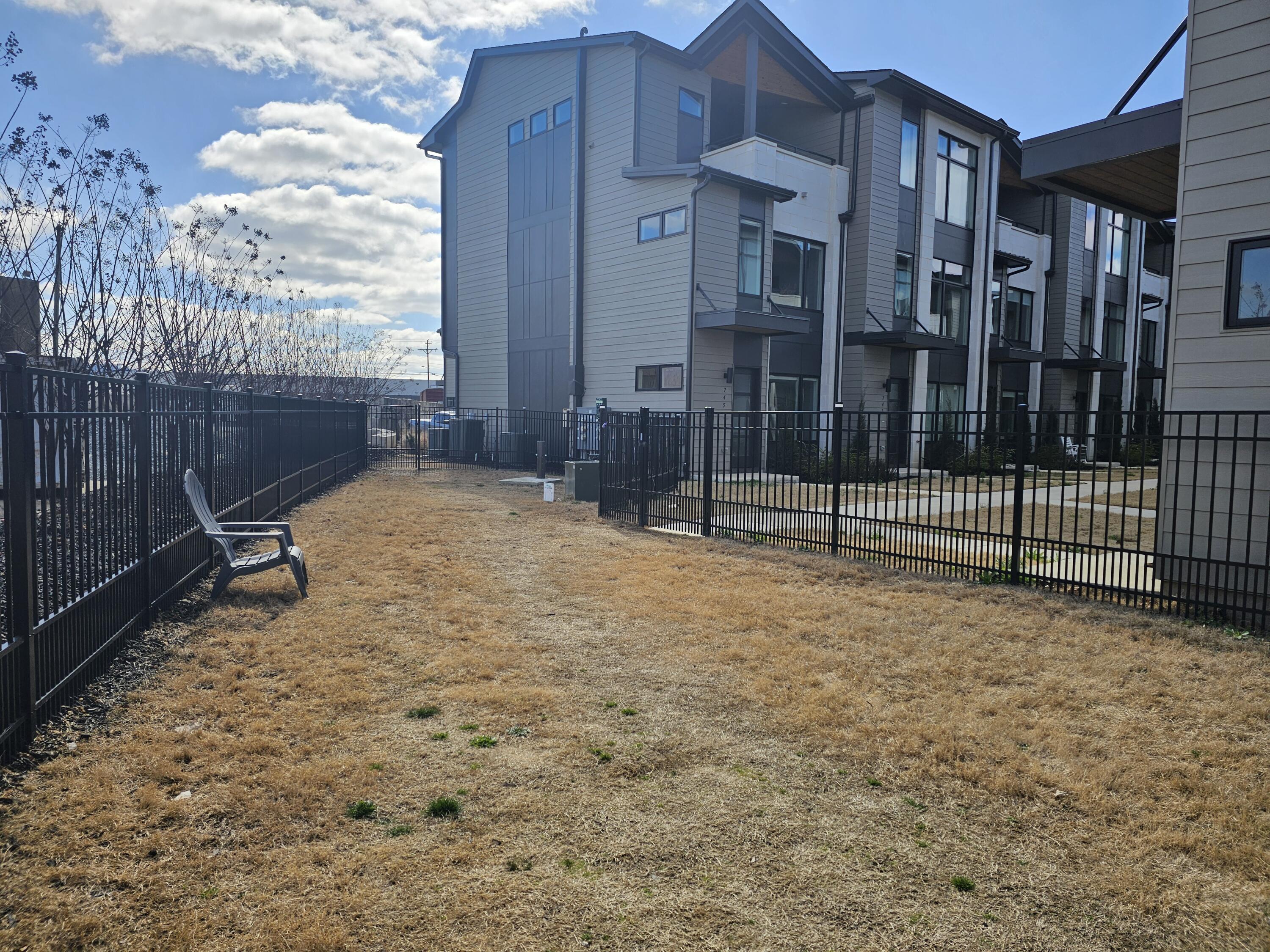 737 Burnside Place Chattanooga, TN 37408 - Photo 35 of 38 Community Dog Park