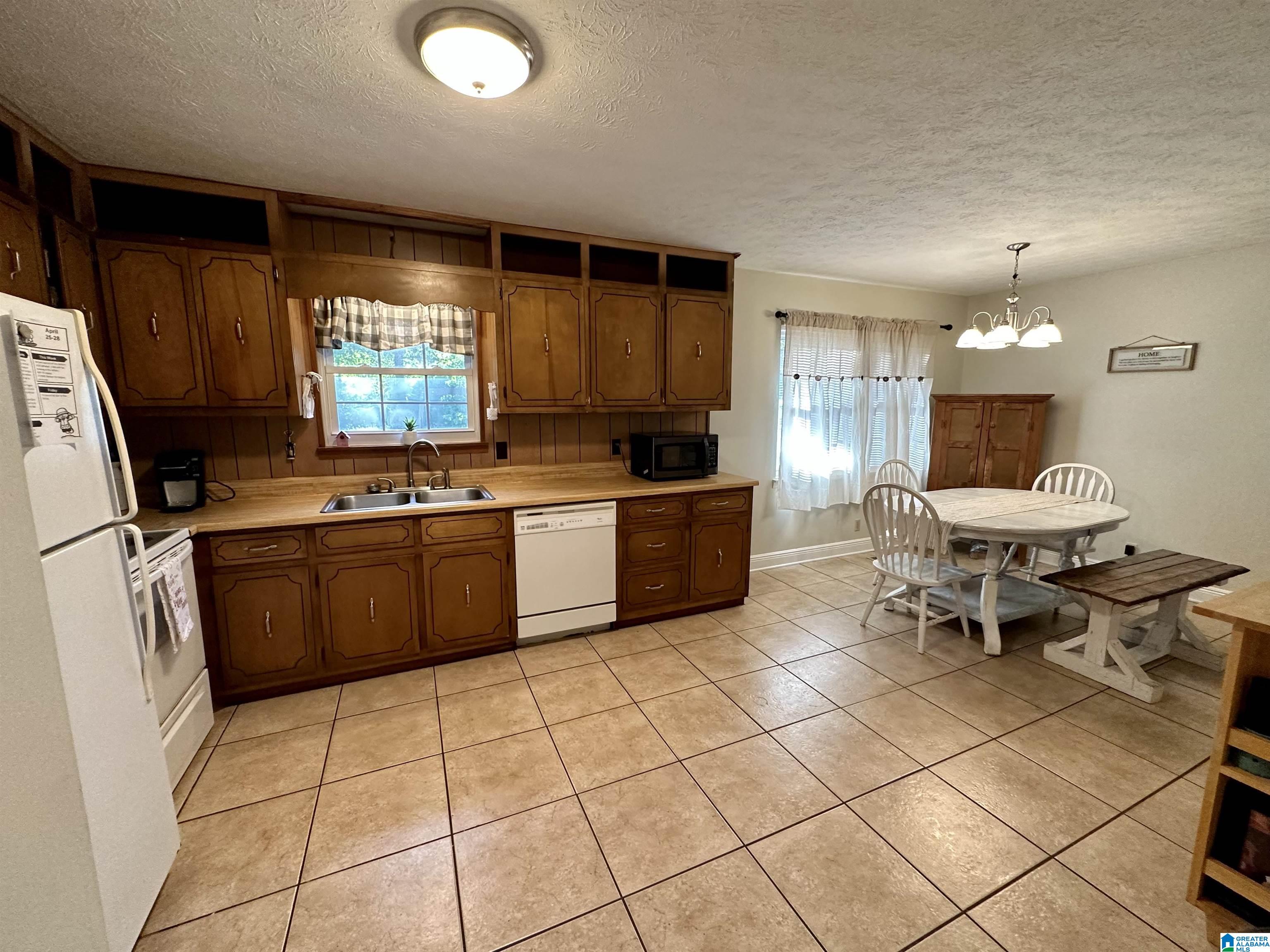 340 Rocky Road Sylacauga, AL 35151 - Photo 6 of 13