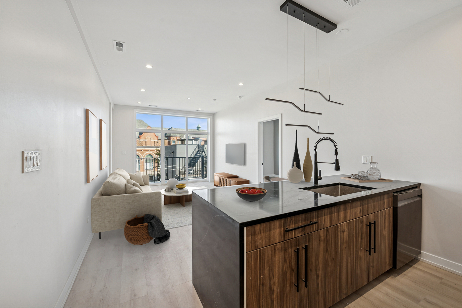 1355 North Western Avenue, Unit 3D Chicago, IL 60622 - Photo 3 of 13