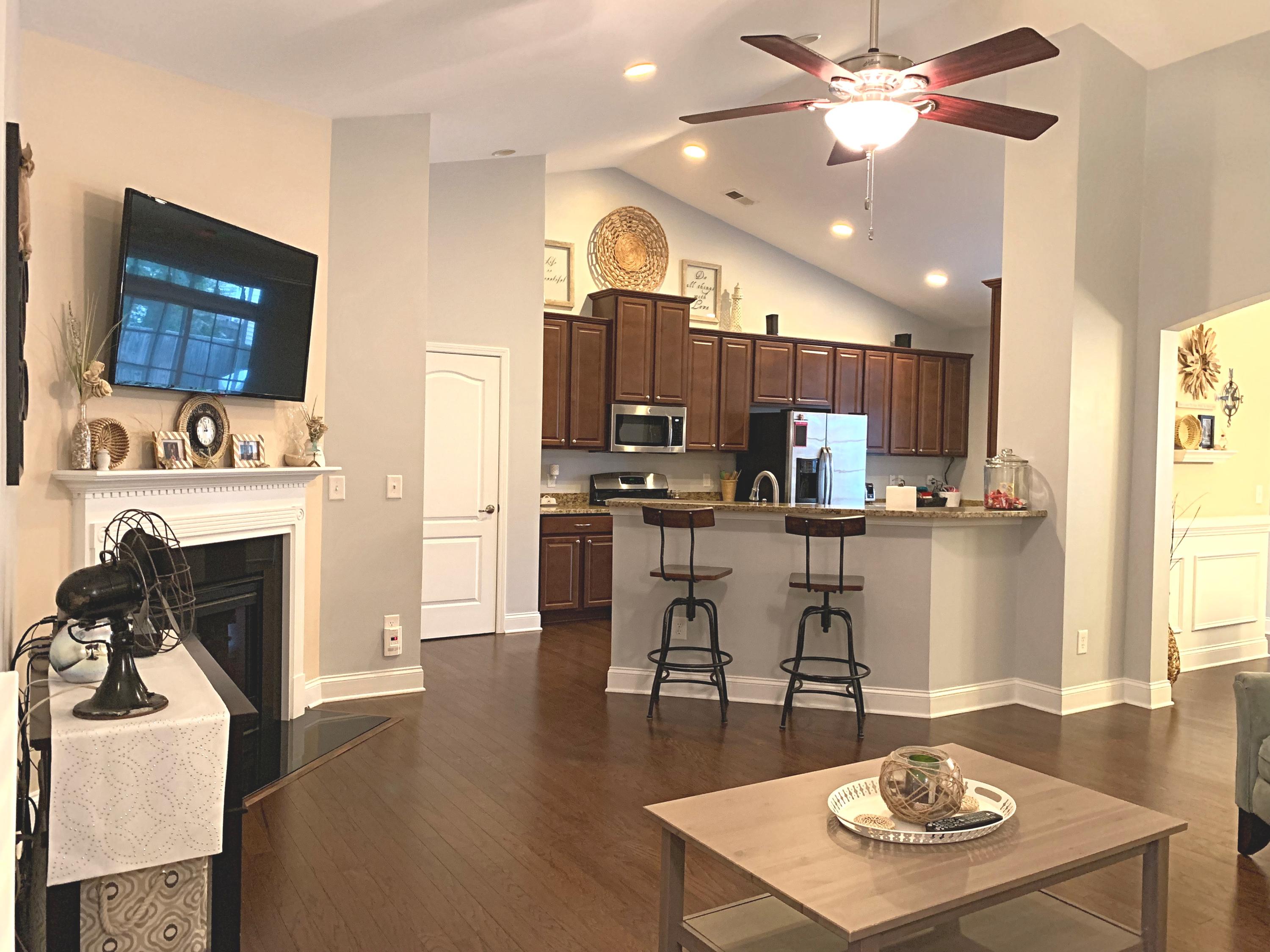 242 Overcup Loop Summerville, SC 29486 - Photo 8 of 37 242 Overcup Loop -- Family room