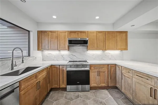 $327,000 | 2856 Steamship Circle, Unit A, New Orleans, LA 70123