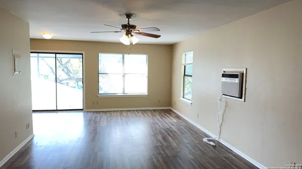 $795 | 3815 Ridgeline Drive, Unit UPSTAIRS APARTMENT, San Antonio, TX 78228