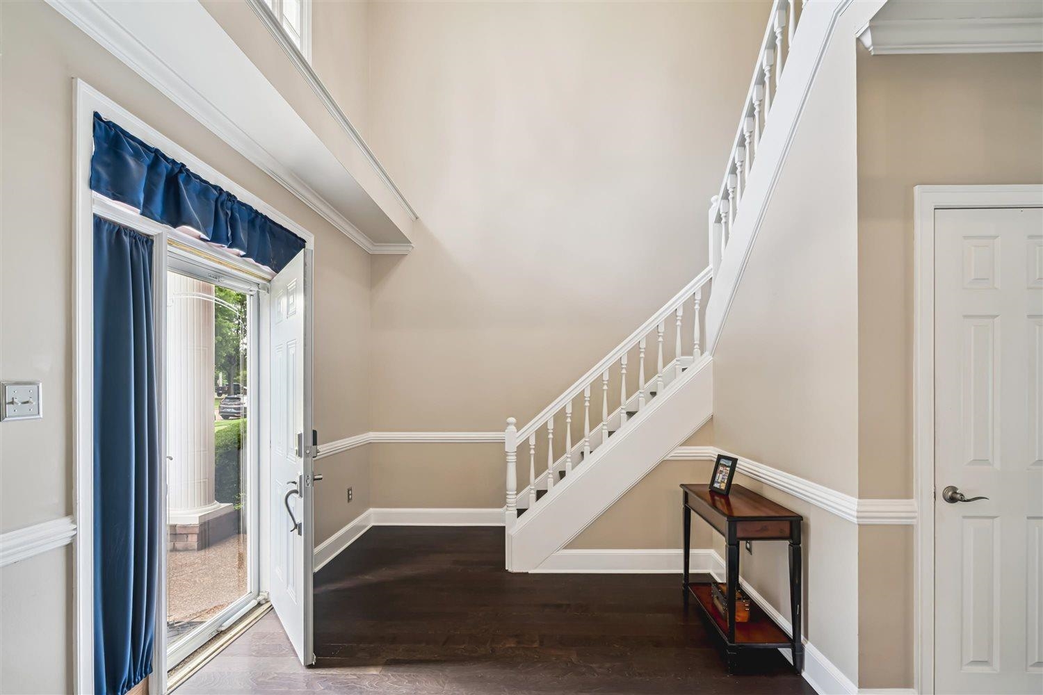 1489 John Ridge Drive Collierville, TN 38017 - Photo 7 of 39 a view of entryway