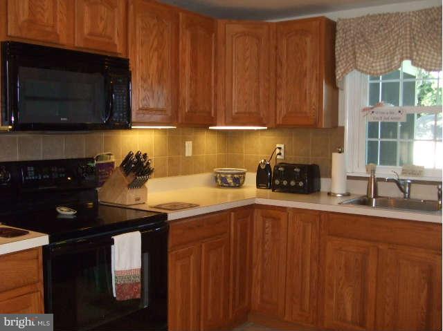 998 Springhill Way Gambrills, MD 21054 - Photo 8 of 25 Kitchen